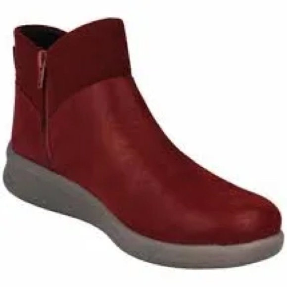 Burgundy leather suede booties casual Cloud Steppers by Clark’s, Sz 10 - Picture 1 of 13